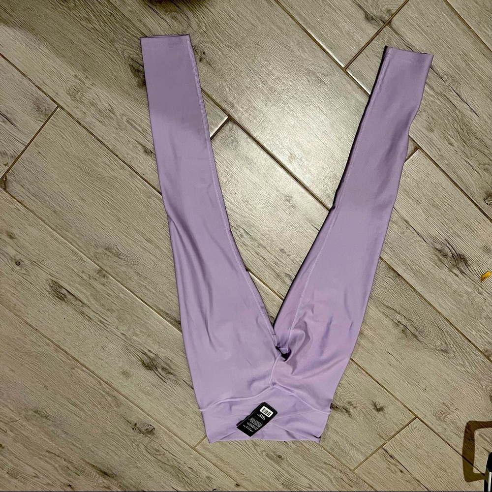 NWT Obsession Leggings Lilac Crop